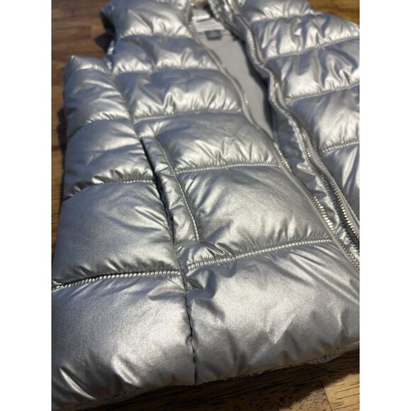 OLD NAVY Frost-Free Sleeveless Puffer Vest Silver Metallic Y2K Girls Size 8 - Picture 2 of 5
